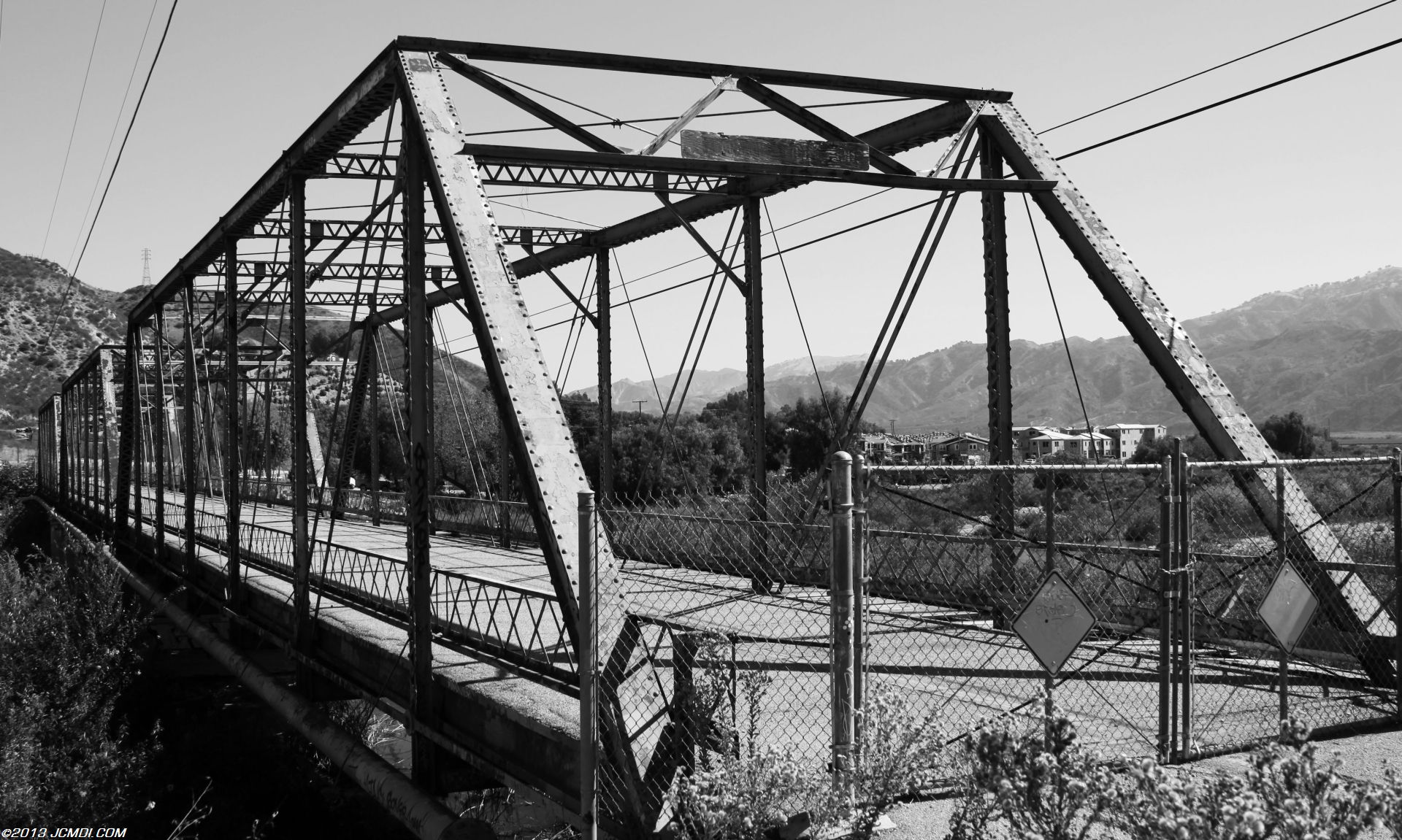 Piru Bridge B&W 11/17/2011